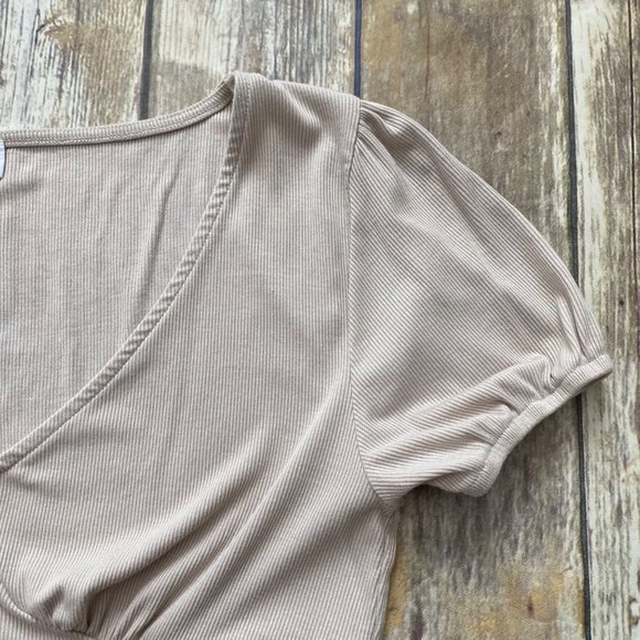 Cotton On Beige Ribbed Puff Sleeve Crop Top - Picture 4 of 12